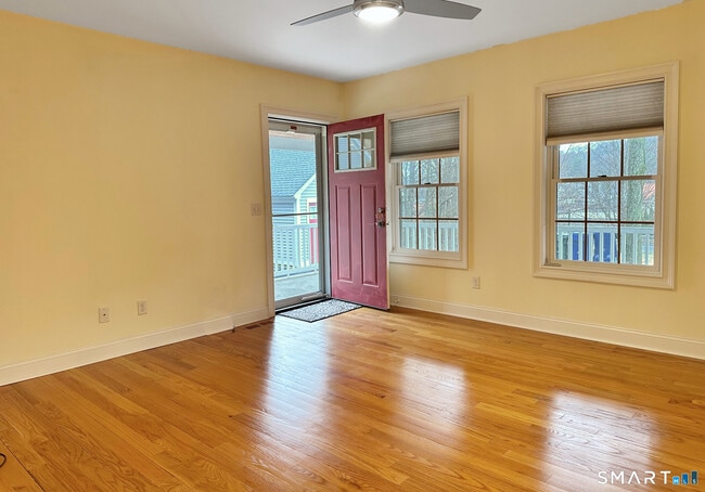 Photo - 8 Woodside Ave