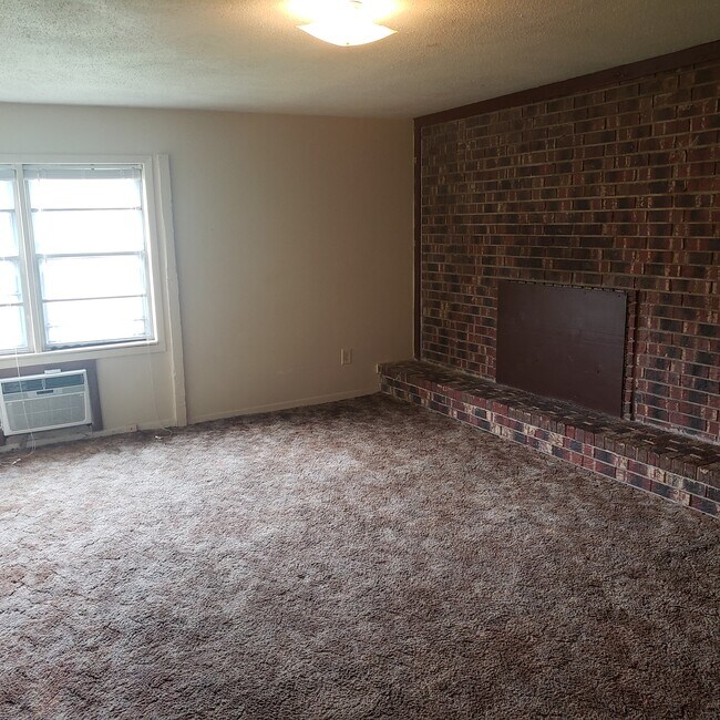 Photo - Courtyard Apartments
