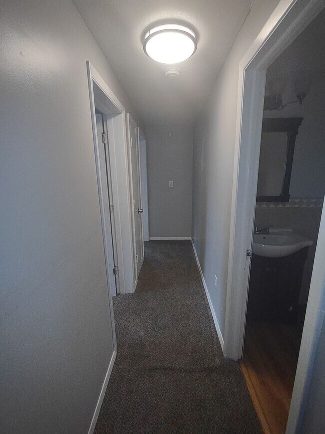 Photo - Spacious 4 Bedroom Single Family Home - No...