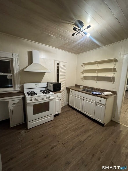 Photo - 18 Woolsey St