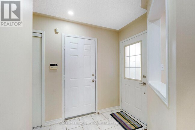 Photo - 7186 Waldorf Way