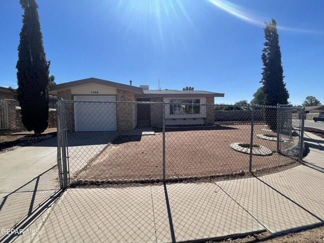 Photo - 1540 Raphael Cir House