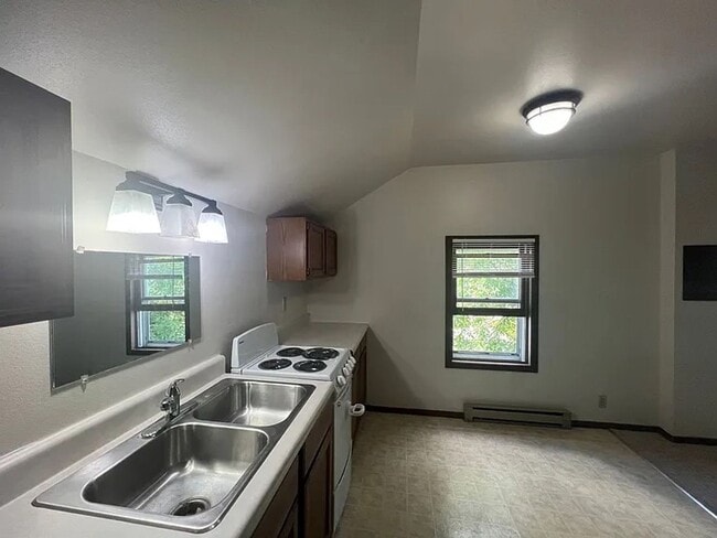 Photo - 636 Kickbusch St Unit 2