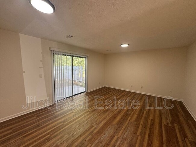 Photo - 5233 Ridge Forest Dr