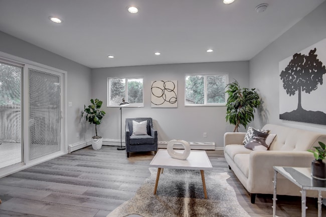 Photo - 2718 Parklake Dr