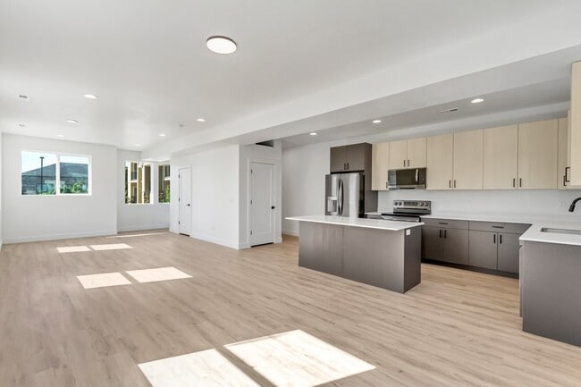 Photo - 5913 Wasatch Dr