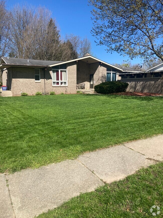 Front of Duplex - 4149 Curwood Ave SE Rental