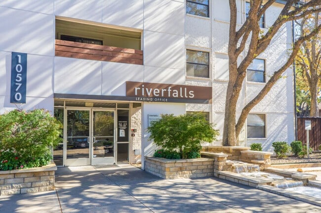 Building Photo - Riverfalls at Bellmar