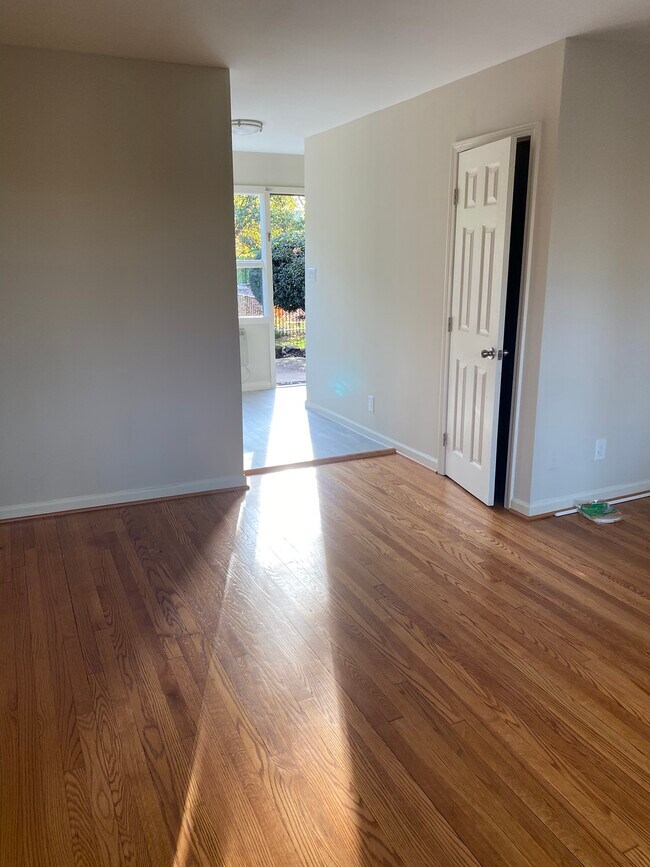 Photo - Westover Court Apartments