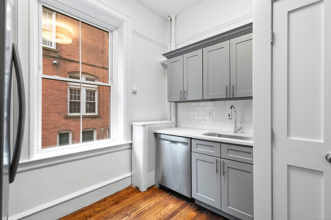 Photo - 284 Orange St Unit 101