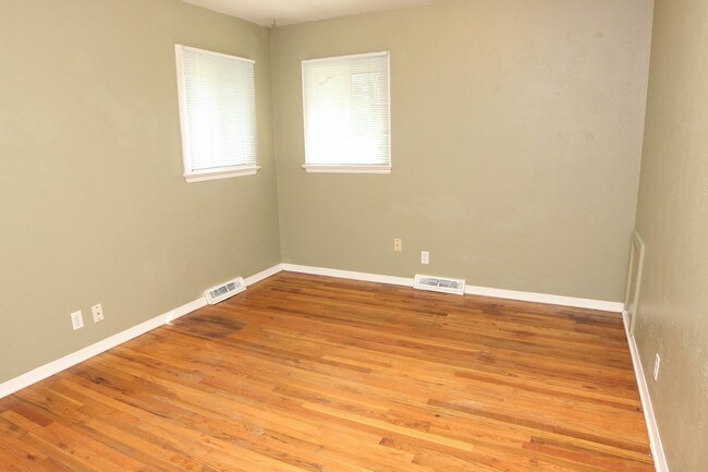 Photo - 1024 N Taft Hill Rd