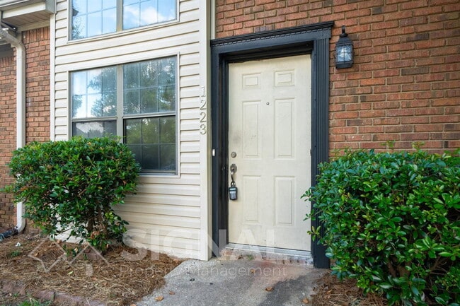 Photo - 1223 Magnolia Pl