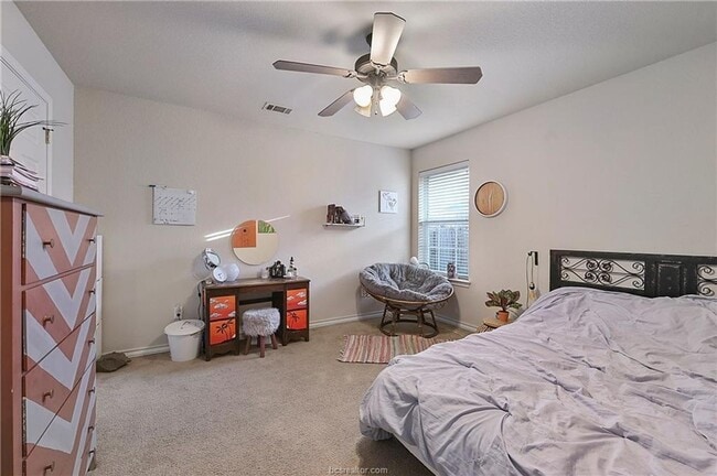 Photo - AUGUST 2026-2027 PRE-LEASE!! Don't miss th...