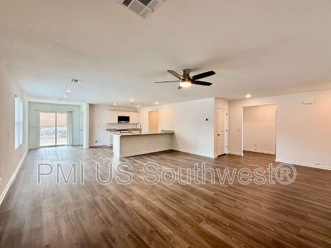 Photo - 2580 View Way