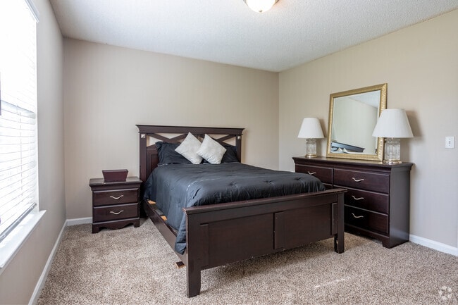 2BR,2BA 1098 SqFt