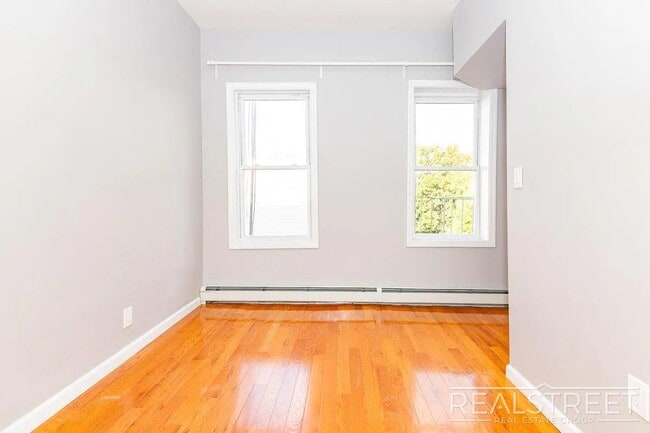Photo - ? Spacious 2 Bedroom Apartment in Bushwick ? Unit 2R
