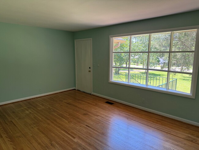 Photo - 904 Bresslyn Rd