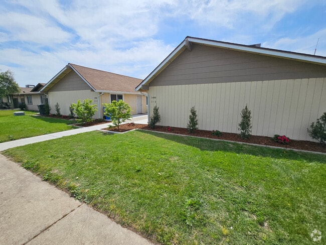 Building Photo - 1400 W Canal Dr Rental