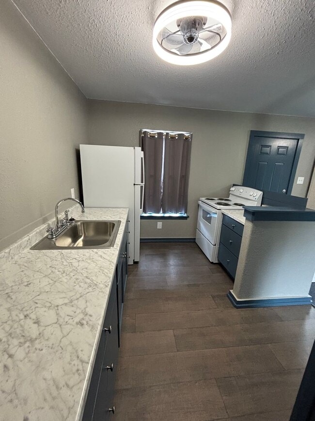 Photo - Remodeled 2 Bedroom Unit Off of Bert Kouns