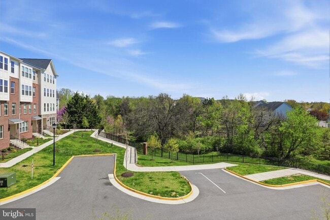 Photo - 915 Buttonwood Terrace NE