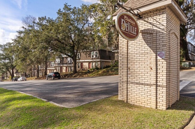 2/1 upstairs condo at Chateau DeVille - 2/1 upstairs condo at Chateau DeVille Unit 206