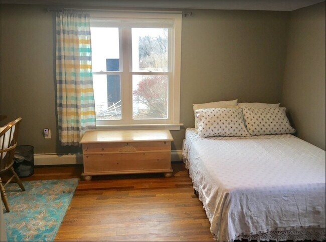 Photo - 72 Ash St