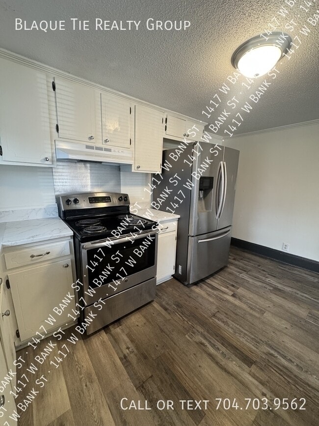 Photo - 1417 W Bank St