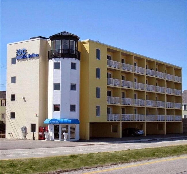 Building Photo - 703 Ocean Blvd Unit 305