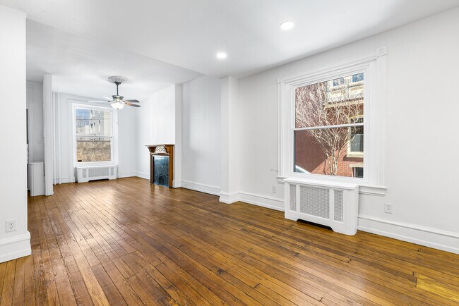 Photo - 2428 Poplar St