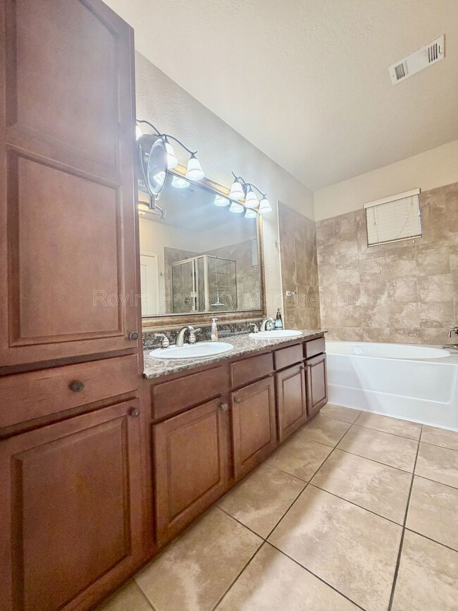 Photo - 909 Charo Pkwy Unit 1032