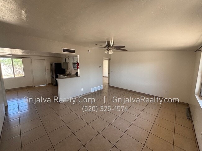Photo - 3 Bedroom, 1 Bath Beautiful House in NW Tucson for Rent! (Ruthrauff/La Cholla)
