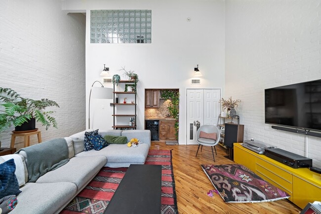 Building Photo - 3018 Baldwin St