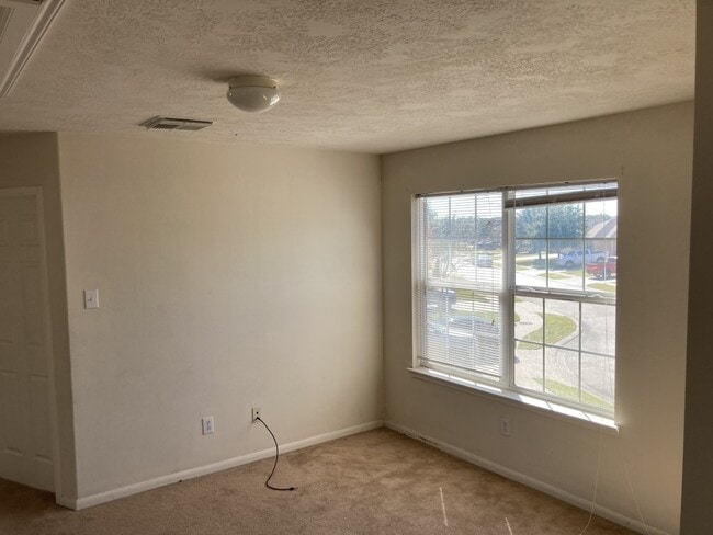 Building Photo - 702 Silver Reef Ln