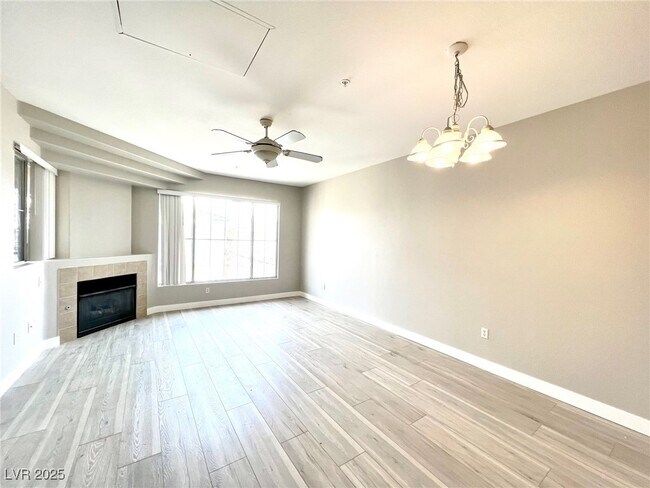 Photo - 7135 S Durango Dr Unidad 304