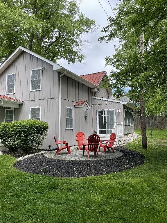 3 BR, 2 Bath Home in a Country Setting - 3 BR, 2 Bath Home in a Country Setting