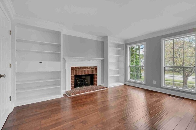 Photo - 1520 Birchwood Cir