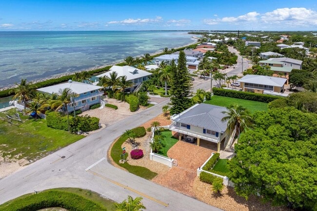 Building Photo - 235 W Seaview Cir
