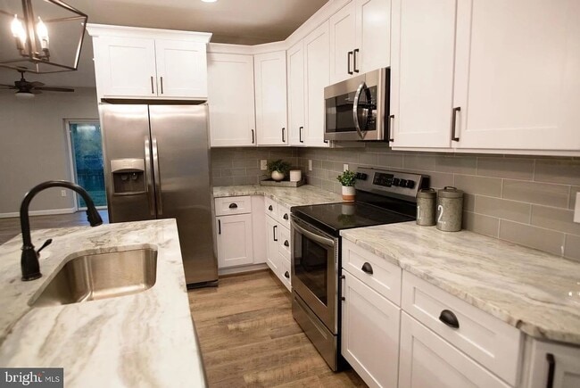 Photo - 211 Sillery Bay Rd