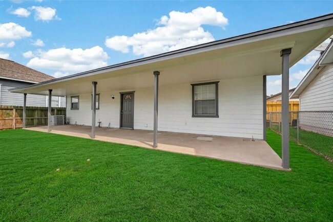 Photo - 7927 Brays St