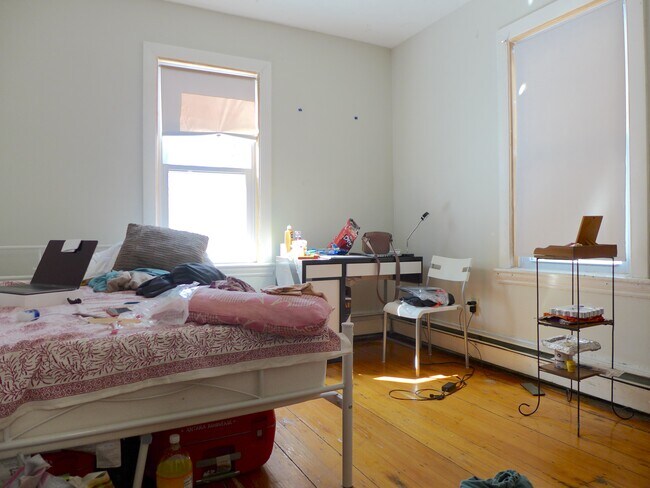 Building Photo - 1578 Tremont St