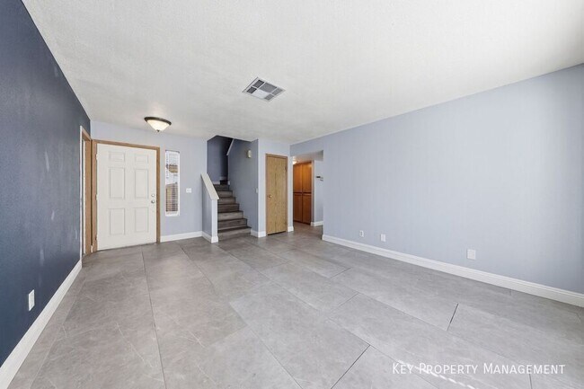 Photo - 3649 N Veneer Ln