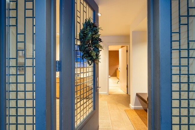 Photo - 506 W Hallam St