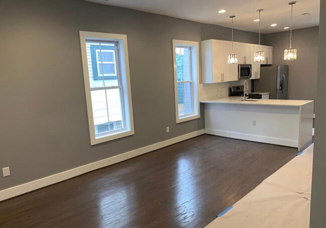 Photo - 612 Raleigh Pl SE