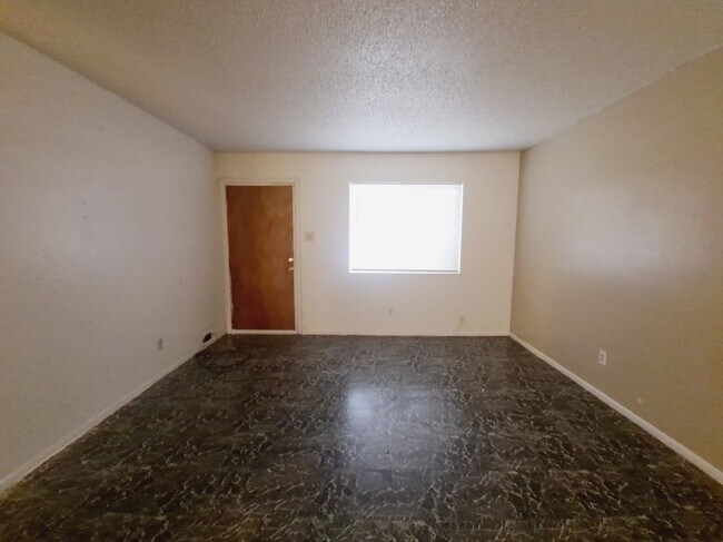 Photo - 3215 Morris St NE Unit 3