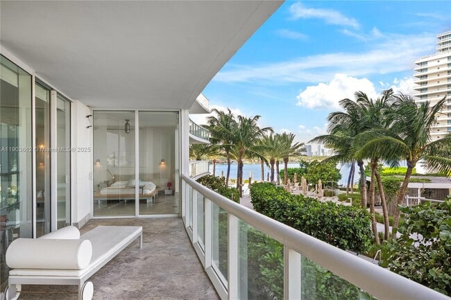 Building Photo - 450 Alton Rd Unit 704