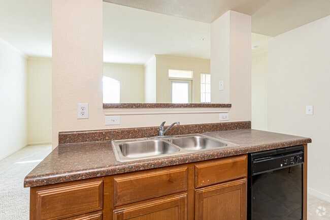 1BR, 1BA - 733SF