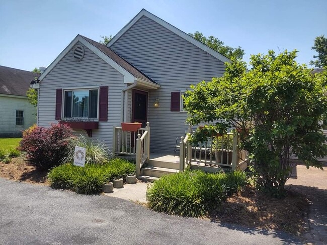 Photo - 32472 McCary Rd Unit Roxana Apt.