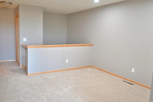 Photo - 4725 Victor Path