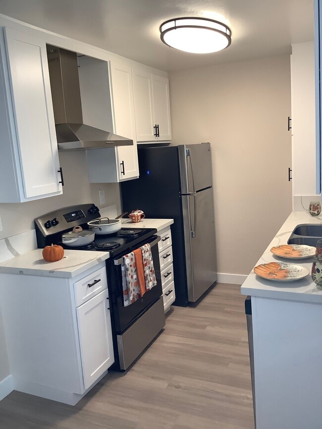 Building Photo - Carlsbad Coast Rental