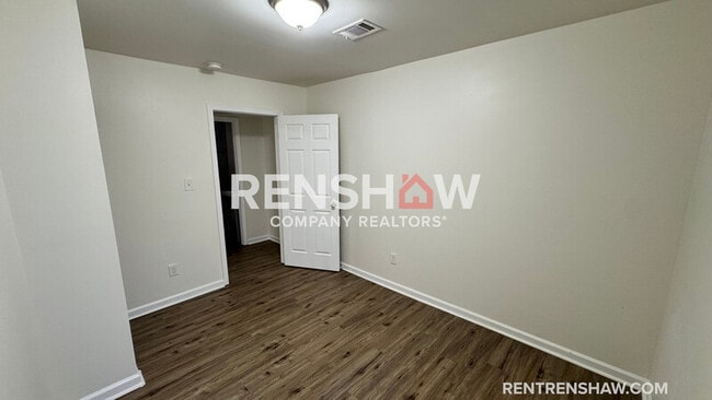 Photo - 288 Leath St